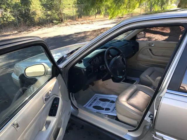 1993 honda accord se awesome car great condition ice cold a/c runs