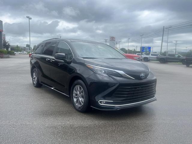 2024 toyota sienna xle 8 passenger