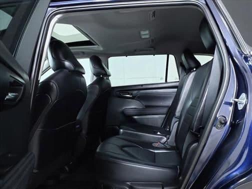 2021 toyota highlander in co bluffs, iowa