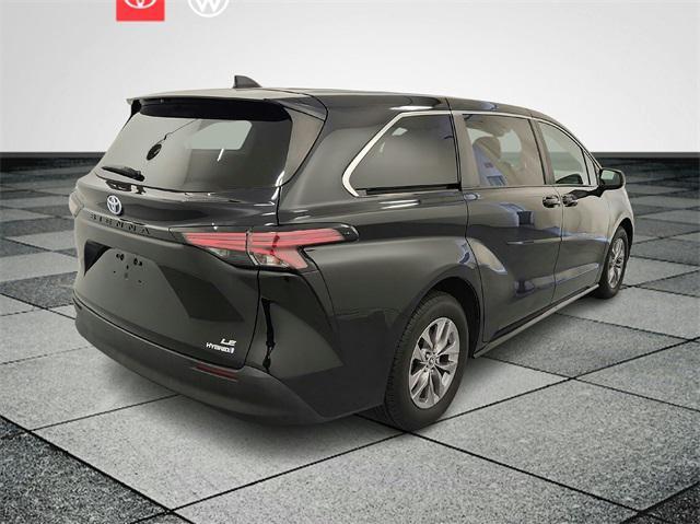 2021 toyota sienna le