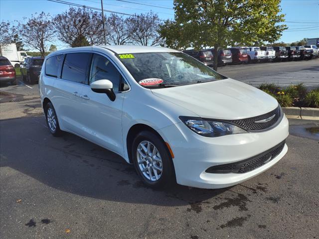 2022 chrysler voyager lx