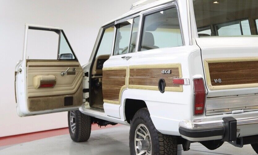 1990 jeep grand wagoneer, no rust, low original miles, best color, collector
