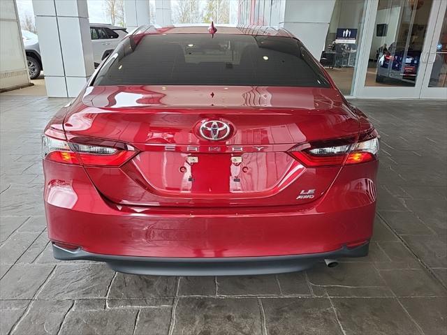 2022 toyota camry le