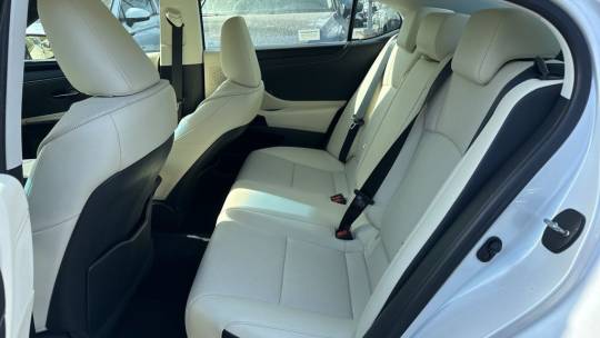 2022 Lexus ES