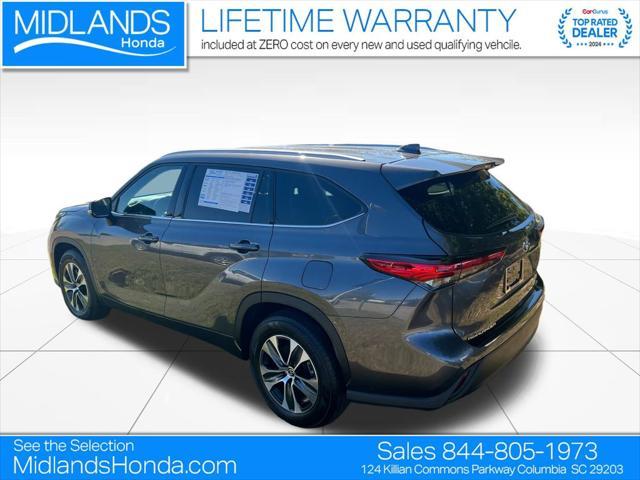 2022 toyota highlander xle
