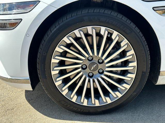 2023 genesis electrified g80 base