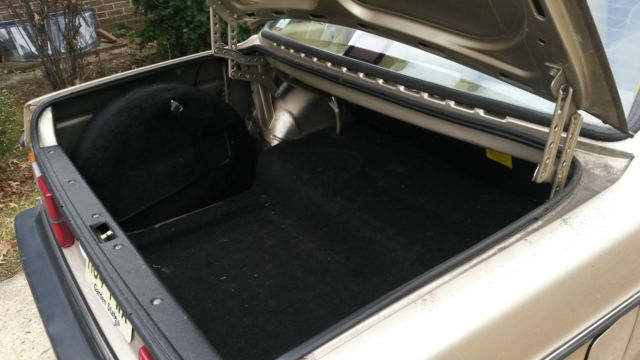 1991 volvo 240 sedan 4-door 2.3l nice and road ready to go anywhere!!!