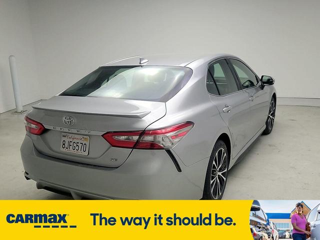 2019 toyota camry se