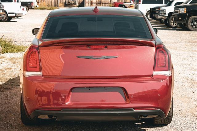 2022 chrysler 300 s