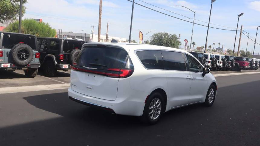 2023 chrysler pacifica touring l