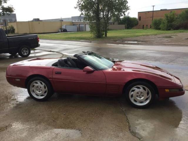 1994 chevrolet corvette base 2dr convertible automatic 4-speed rwd v8 5.7l