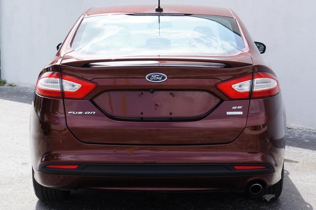 2016 ford fusion se