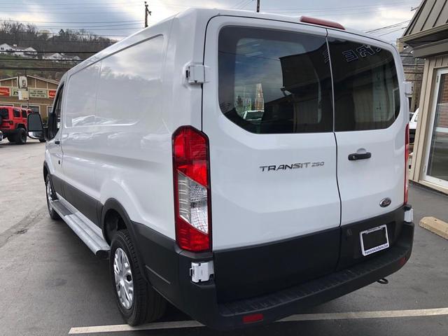 2022 ford transit-250 t-250