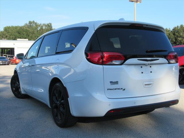 2020 chrysler pacifica touring
