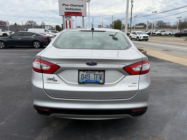2015 ford fusion se