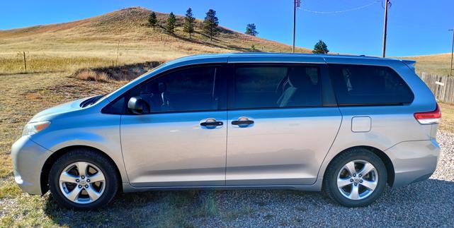 2014 toyota sienna l