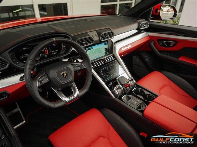 2019 lamborghini urus base