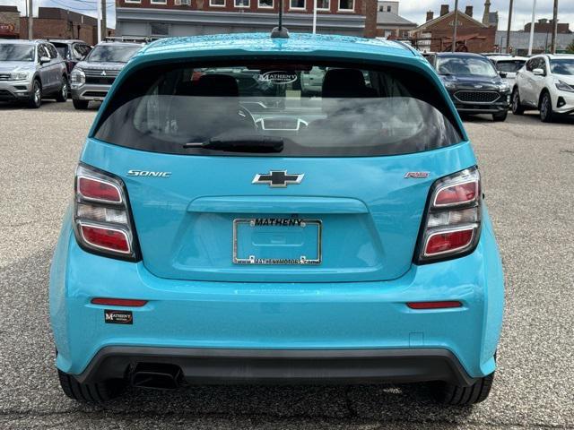 2020 chevrolet sonic fwd hatchback lt 5-door