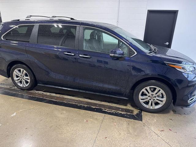 2023 toyota sienna platinum 7 passenger