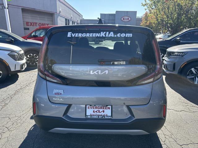2023 kia soul lx