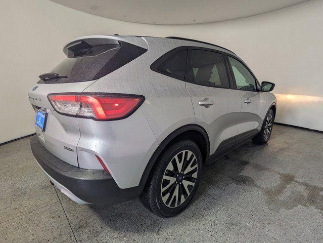 2020 ford escape se