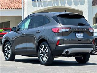 2020 Ford Escape se sport