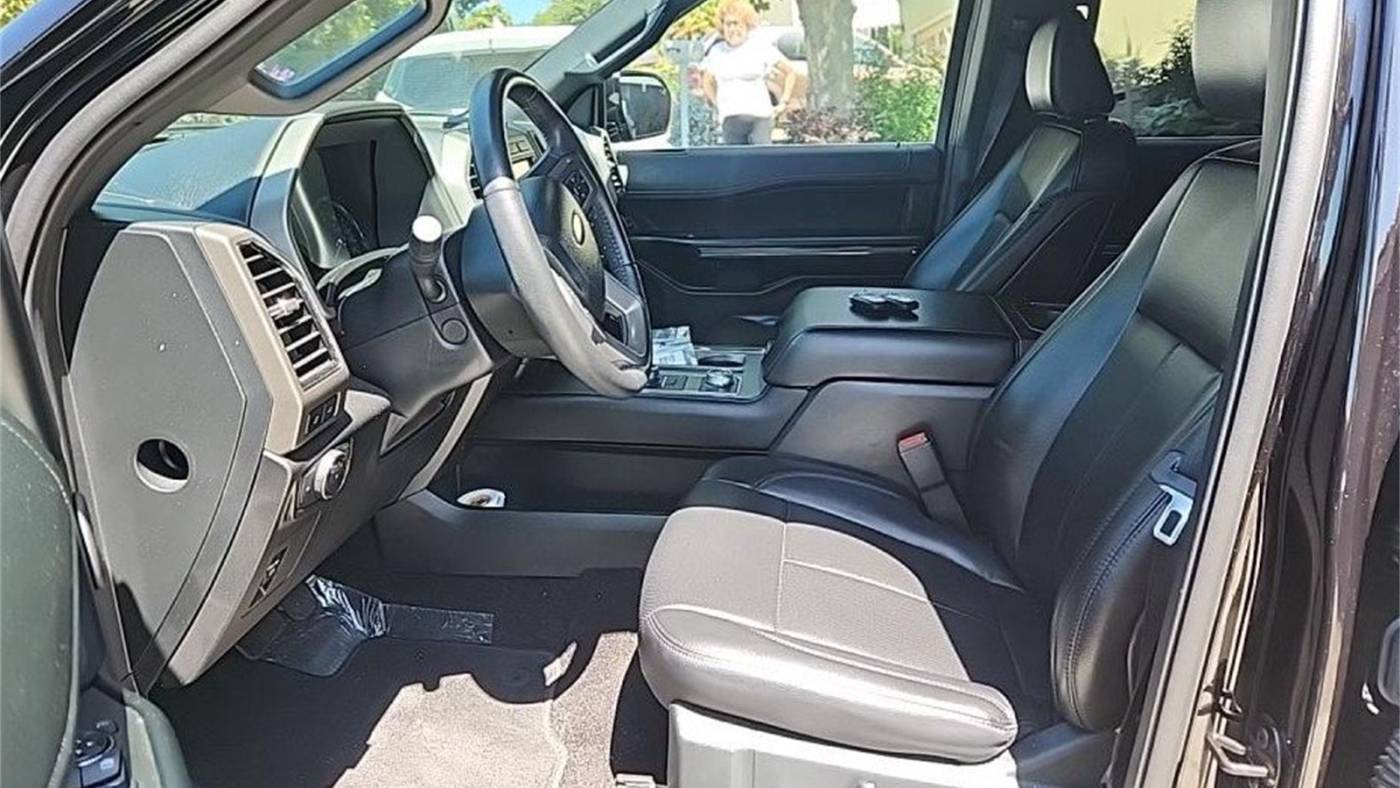 2021 ford expedition xlt