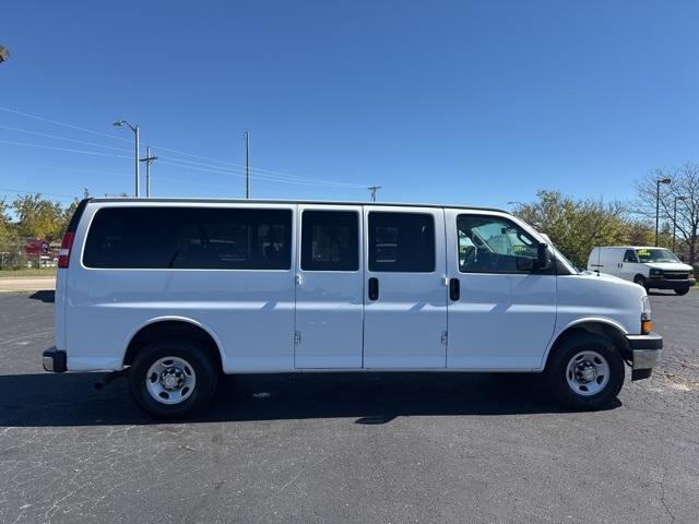 2018 chevrolet express 3500 lt