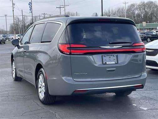 2022 chrysler pacifica touring l in vicksburg, michigan