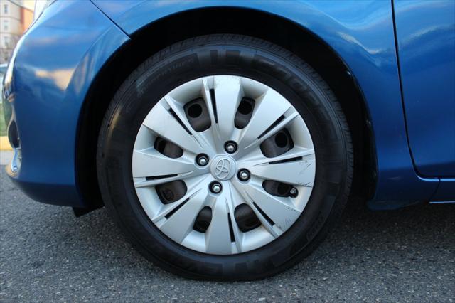 2012 toyota yaris l