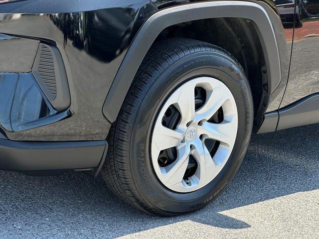 2023 toyota rav4 le