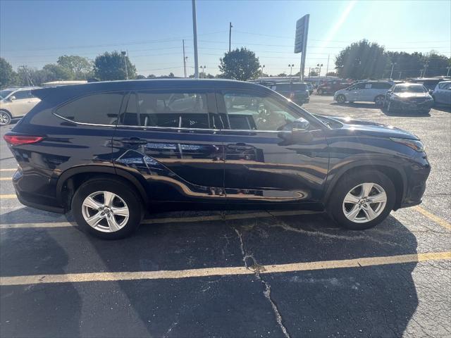 2021 toyota highlander le