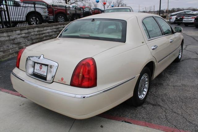 2002 lincoln town car cartier