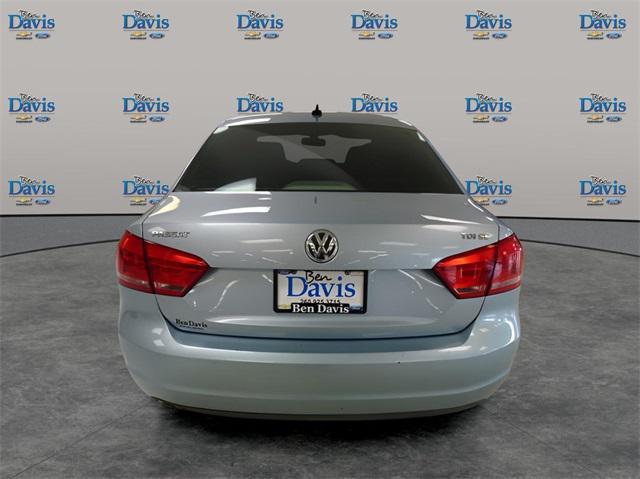 2012 volkswagen passat base