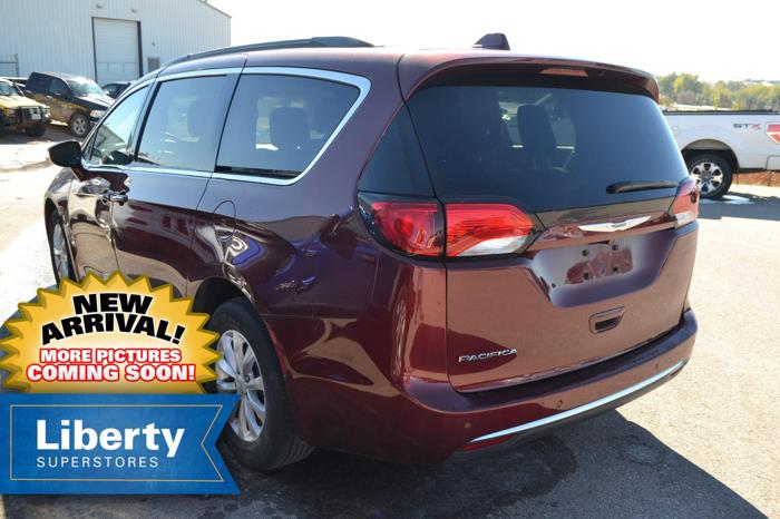 2017 chrysler pacifica touring-l touring-l 4dr mini-van for sale in jolly acres, south dakota