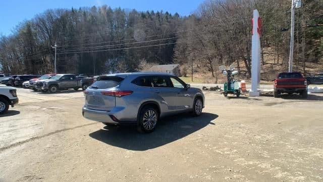 2021 toyota highlander platinum in west minster, vermont