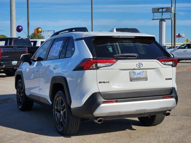2022 toyota rav4 adventure
