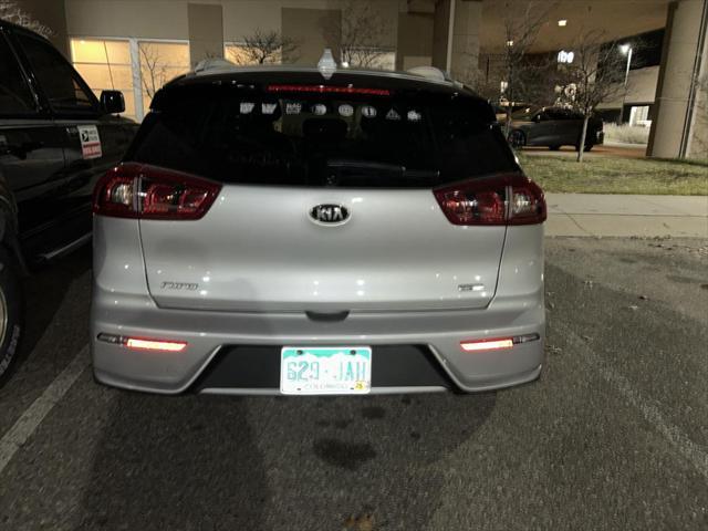 2017 kia niro lx