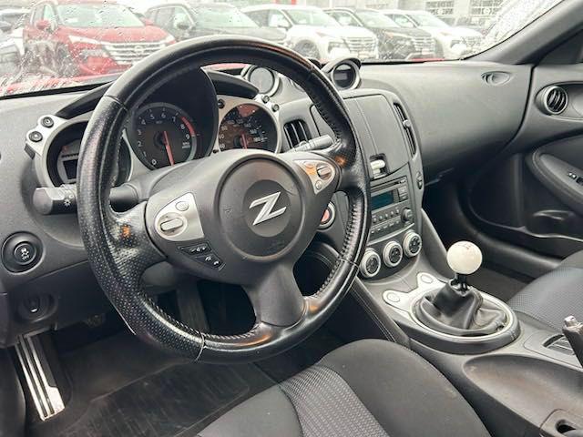 2015 nissan 370z base