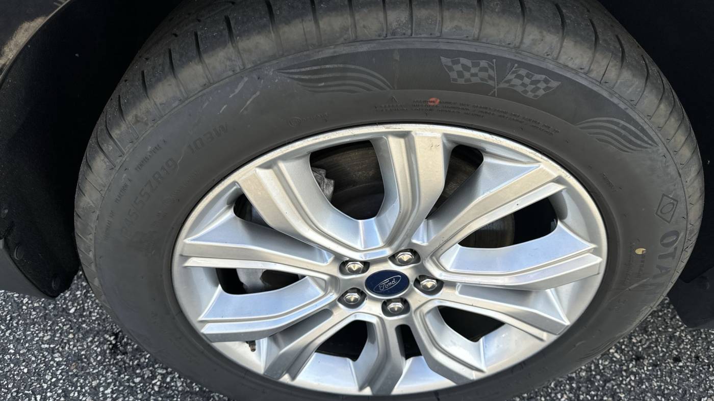 2022 ford edge titanium
