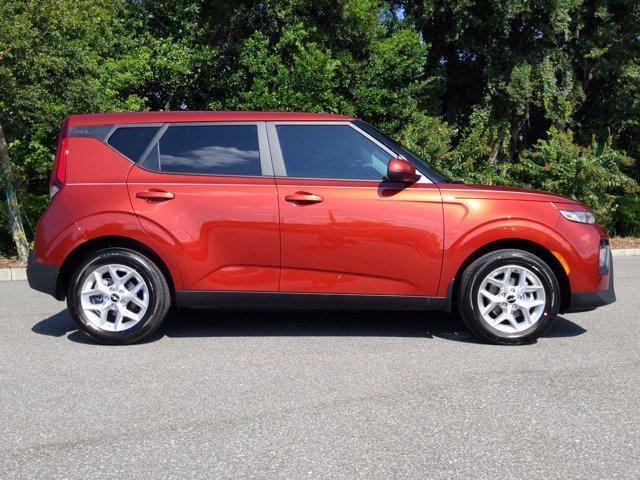 2022 kia soul lx