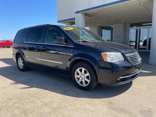 2011 chrysler town & country in saint louis, missouri