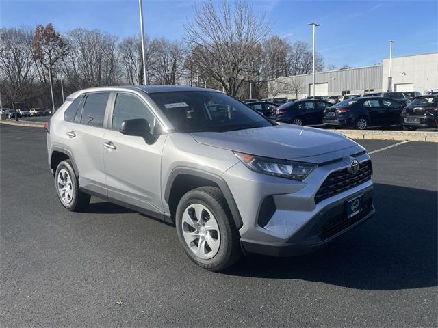 2022 toyota rav4 le