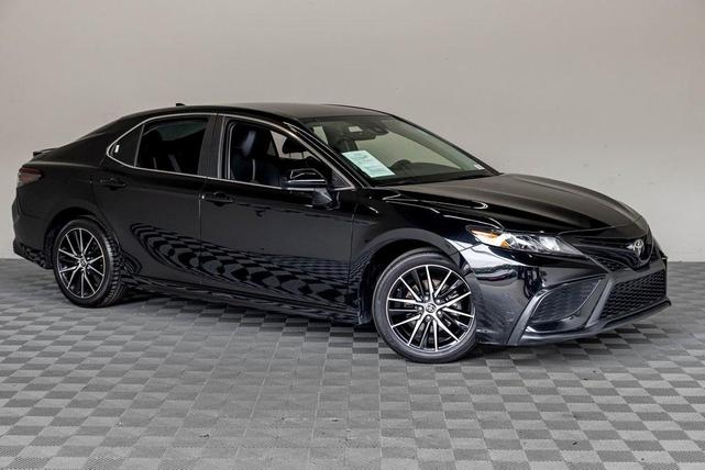 2021 toyota camry se