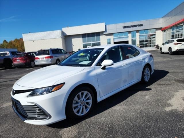 2024 toyota camry le