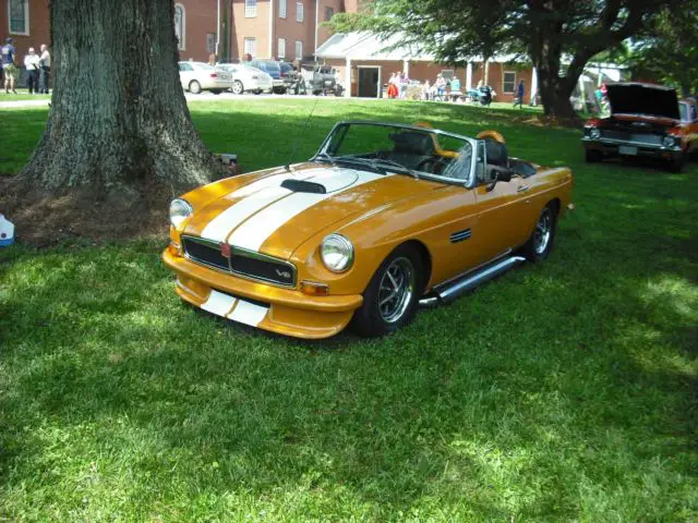 1973 mgb v8