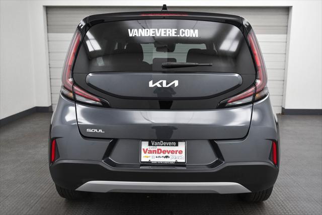 2023 kia soul lx