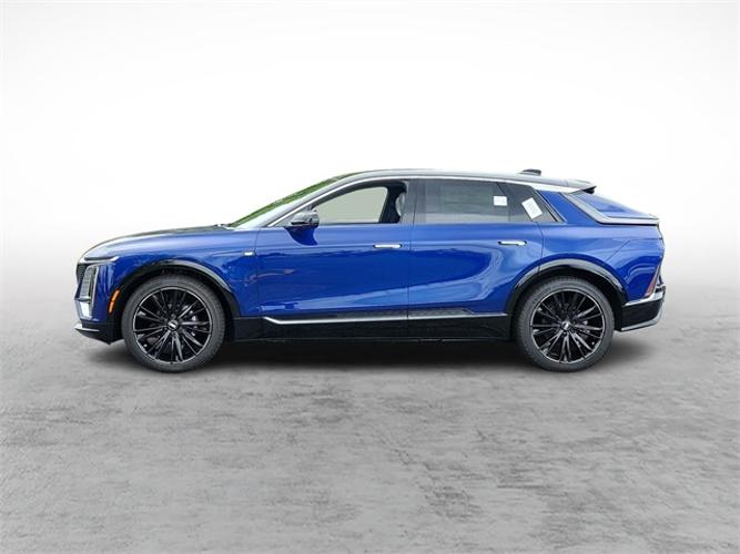 new 2024 cadillac lyriq luxury