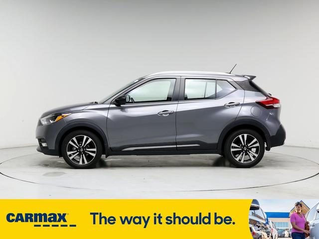 2019 nissan kicks sr