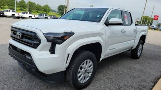 new 2024 toyota tacoma sr5 double cab 5' bed 4wd automatic